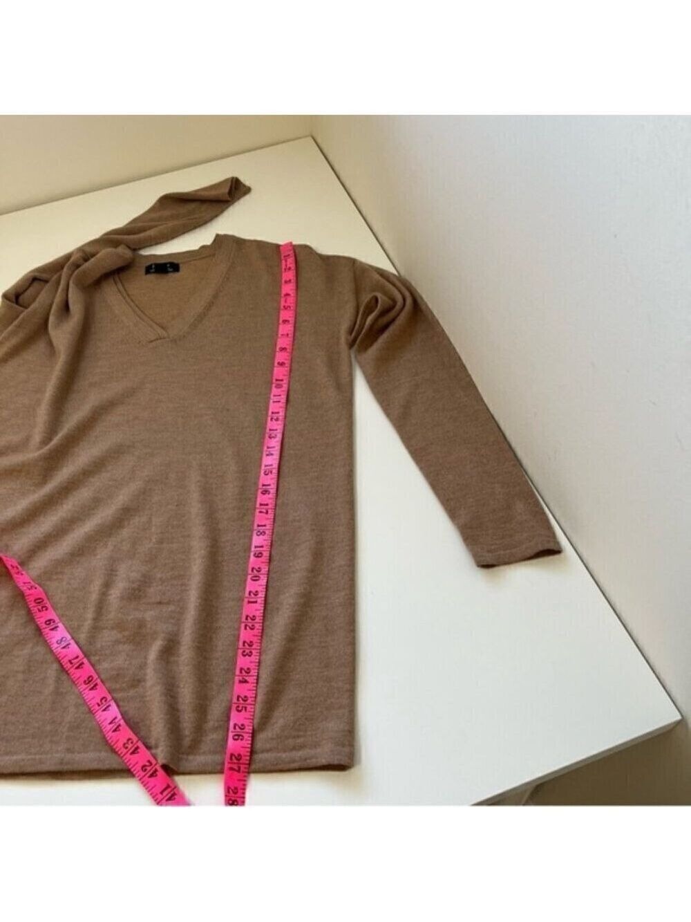 Lord & Taylor 100% Merino Wool V-Neck Sweater Size XS - Picture 6 of 6
